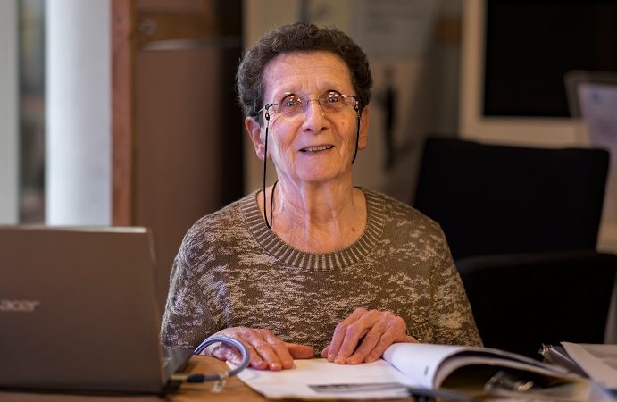 Judith geeft Nederlandse les bij ABC: “Taal helpt vrouwen over de drempel”