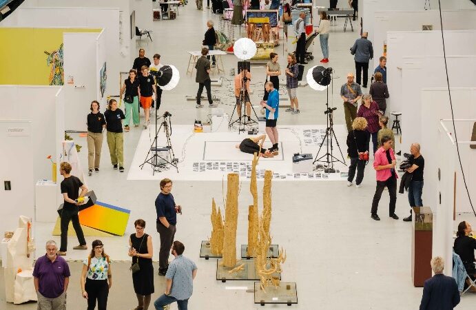 This Art Fair is looking for enthusiastic volunteers!